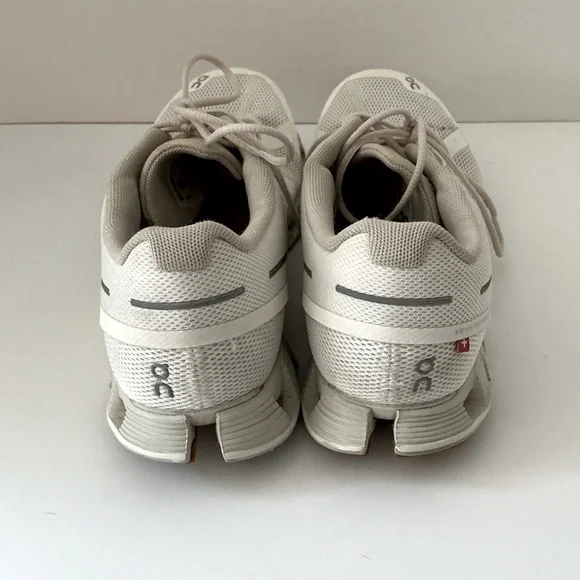 Women’s On Cloud Sneakers in White Sand Sz 8.5 - Picture 3 of 9